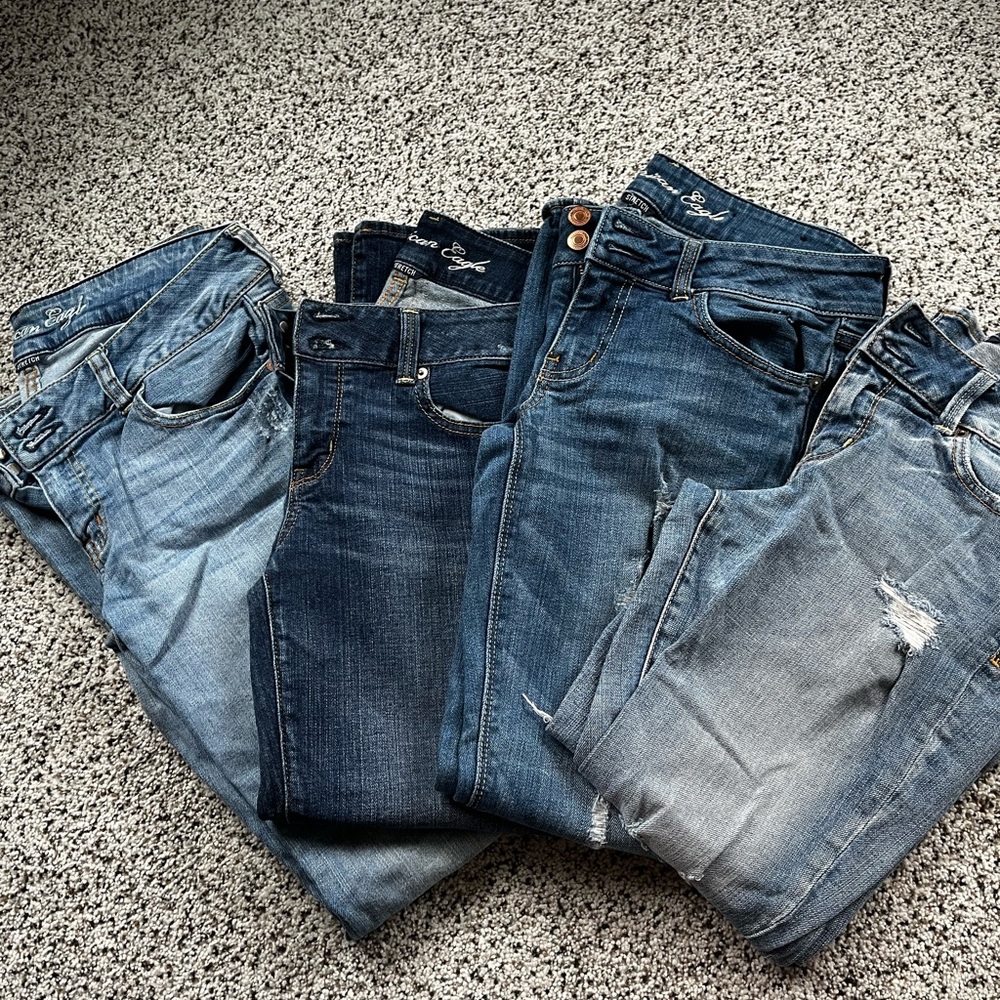 LOT - 4 pairs of American Eagle Artist Jeans